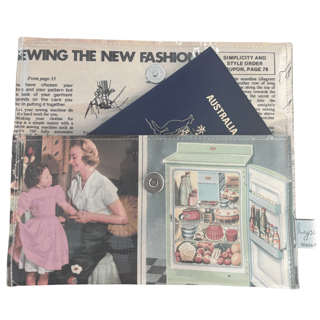 Vintage 1950's magazine wallet - Sewing with a Singer machine