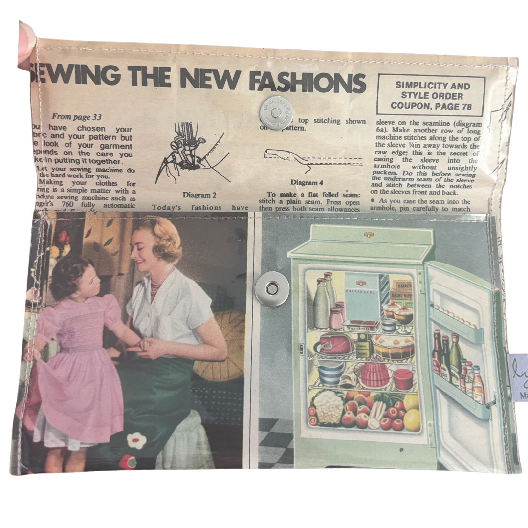 Vintage 1950's magazine wallet - Sewing with a Singer machine