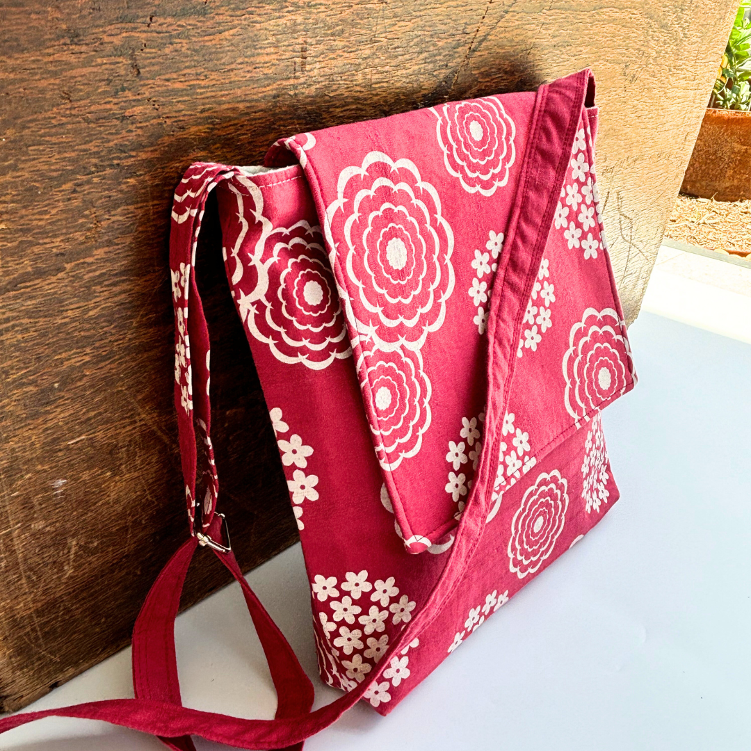 Cottage Garden Handprinted Cross Body Satchel in White and Rouge